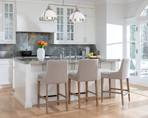 COUNTER / BAR STOOLS