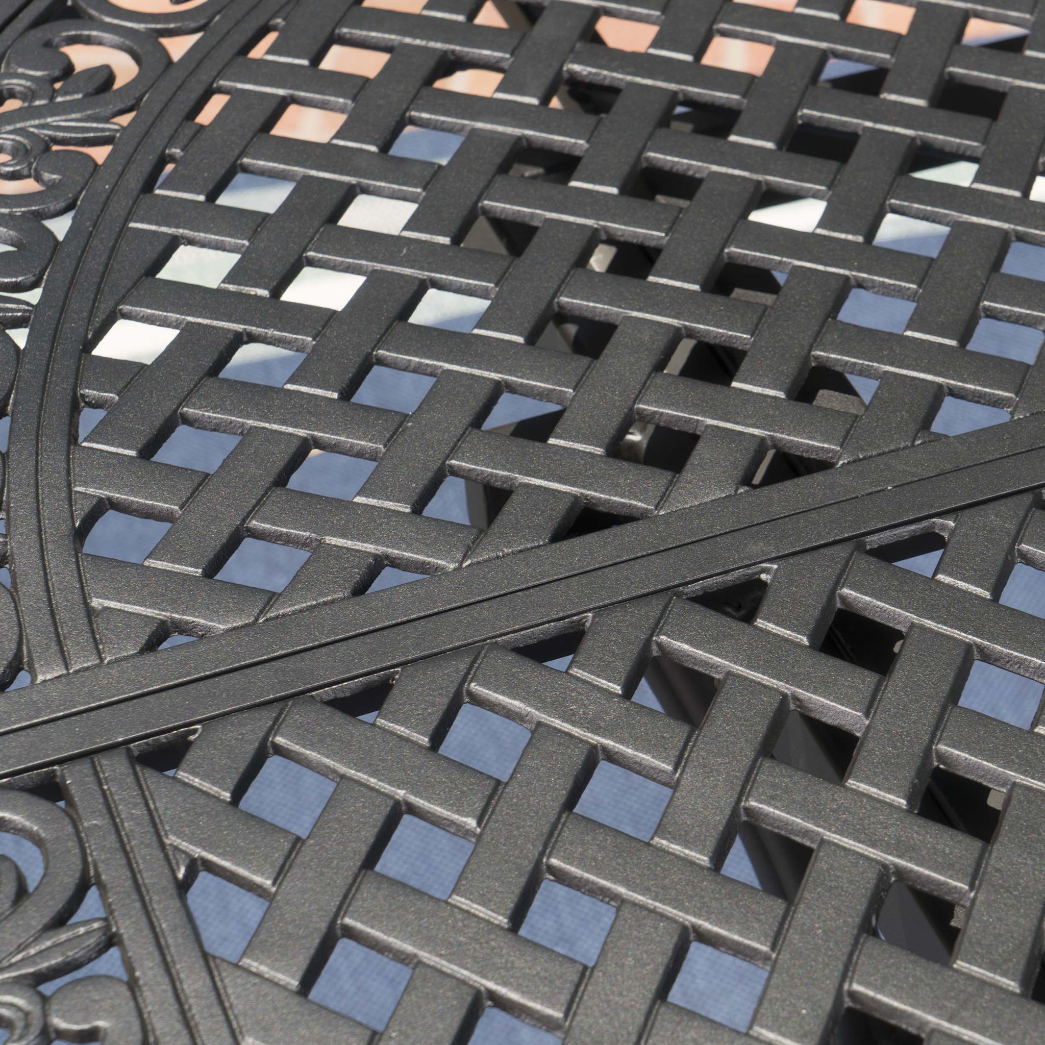Outdoor Expandable Aluminum Dining Table With Latticework Details And Curvy Legs
