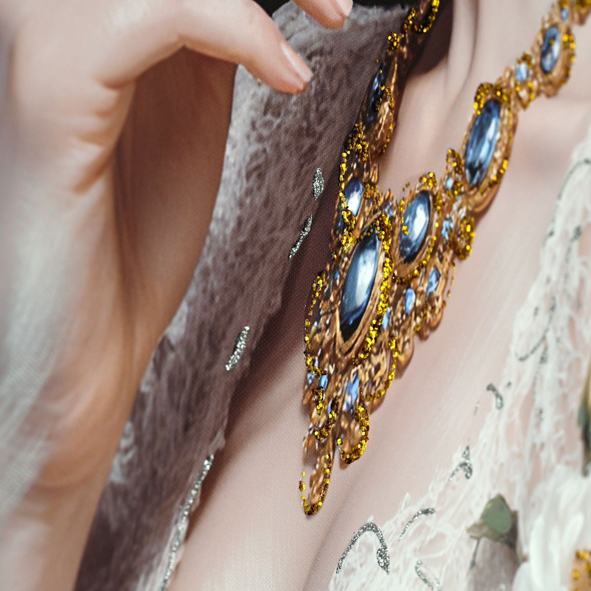 Beauty Posters Beauty Lady Wall Art And Floral Canvas Artwork For Living Room - Ivory / Gold