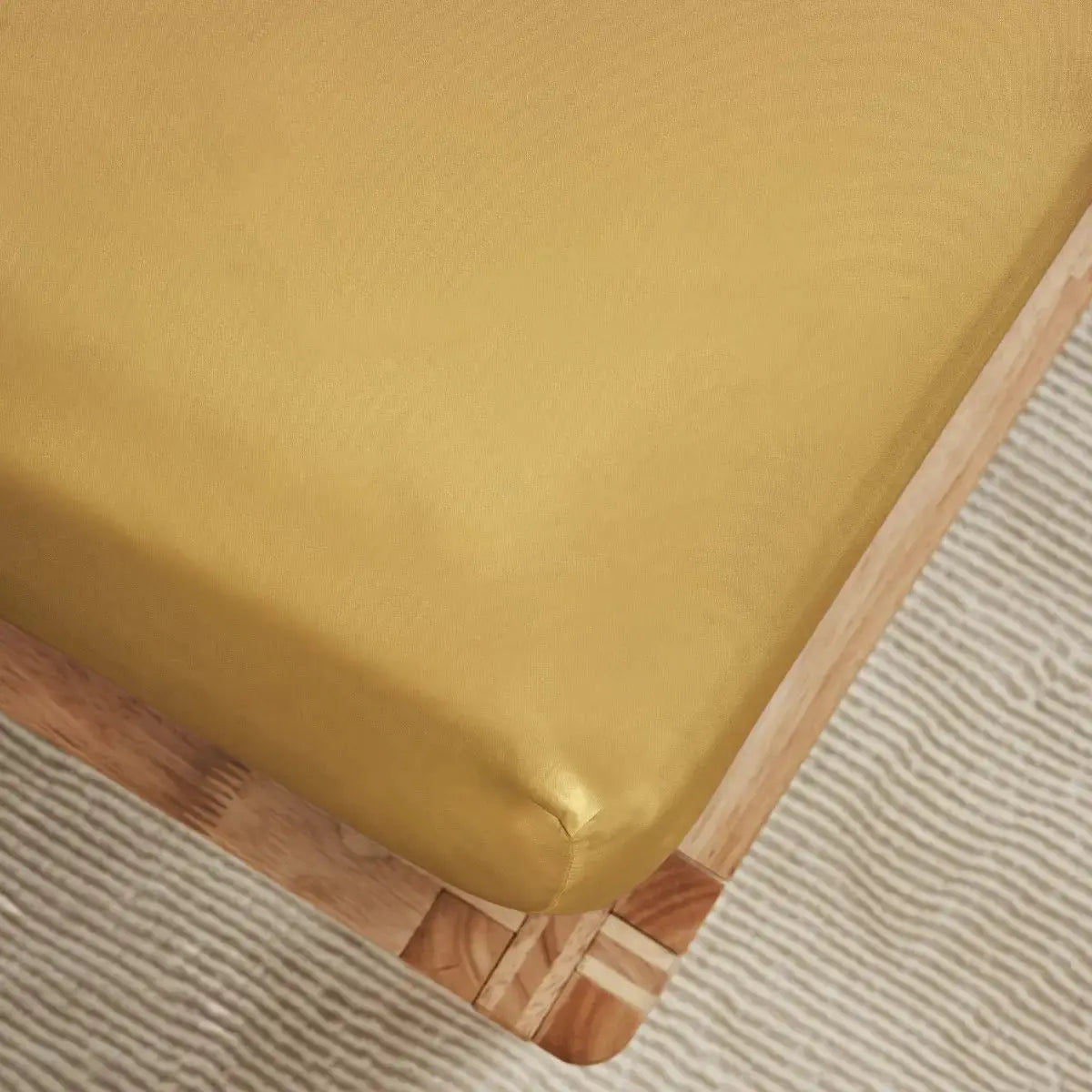 Luxe Bamboo Fitted Sheet by ettitude
