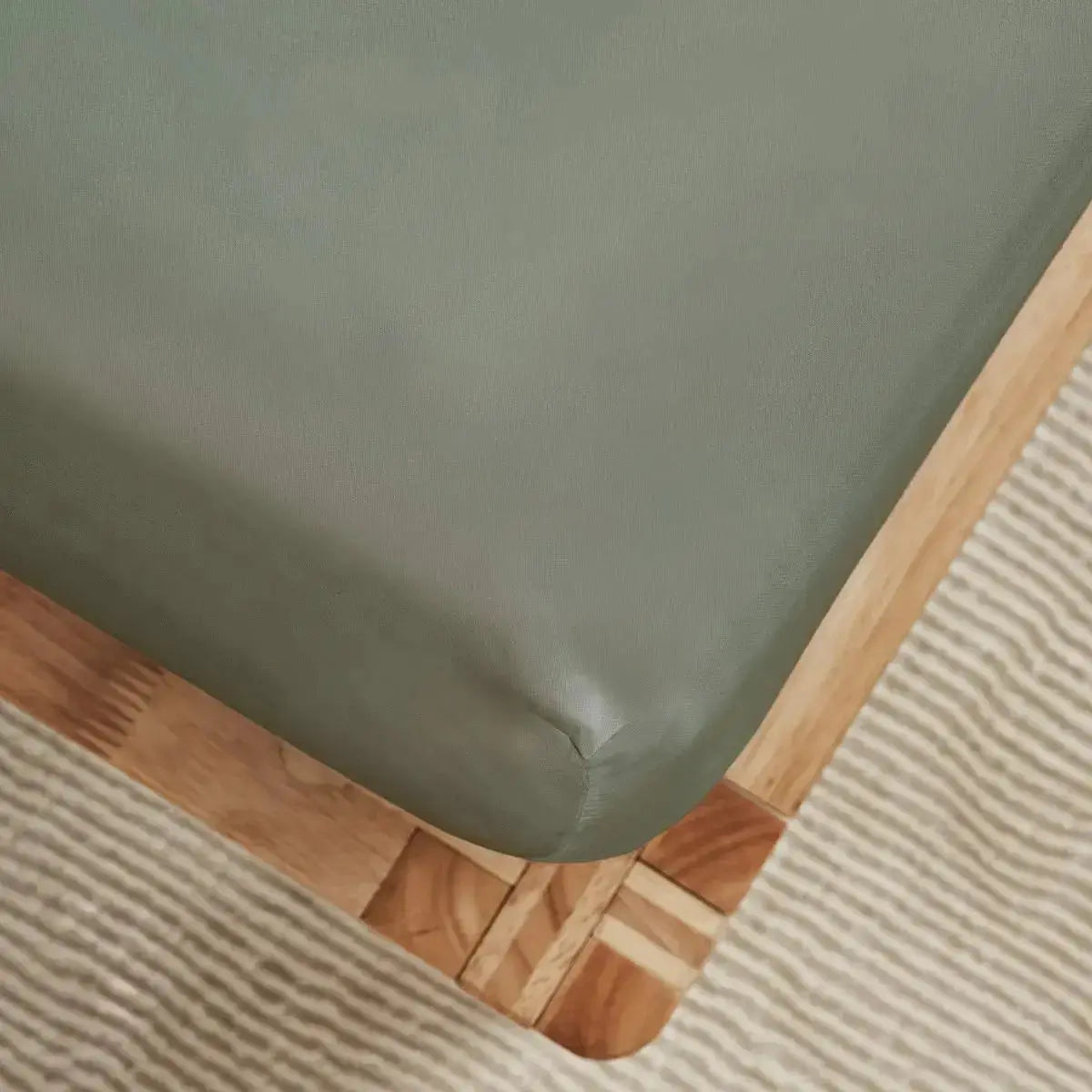 Luxe Bamboo Fitted Sheet by ettitude