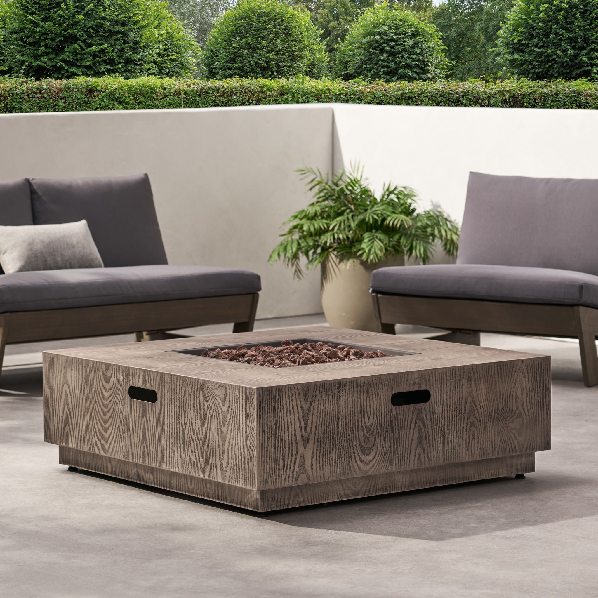 Wellington Square Iron Fire Pit With Wood Pattern Design And 50,000 Btu Output