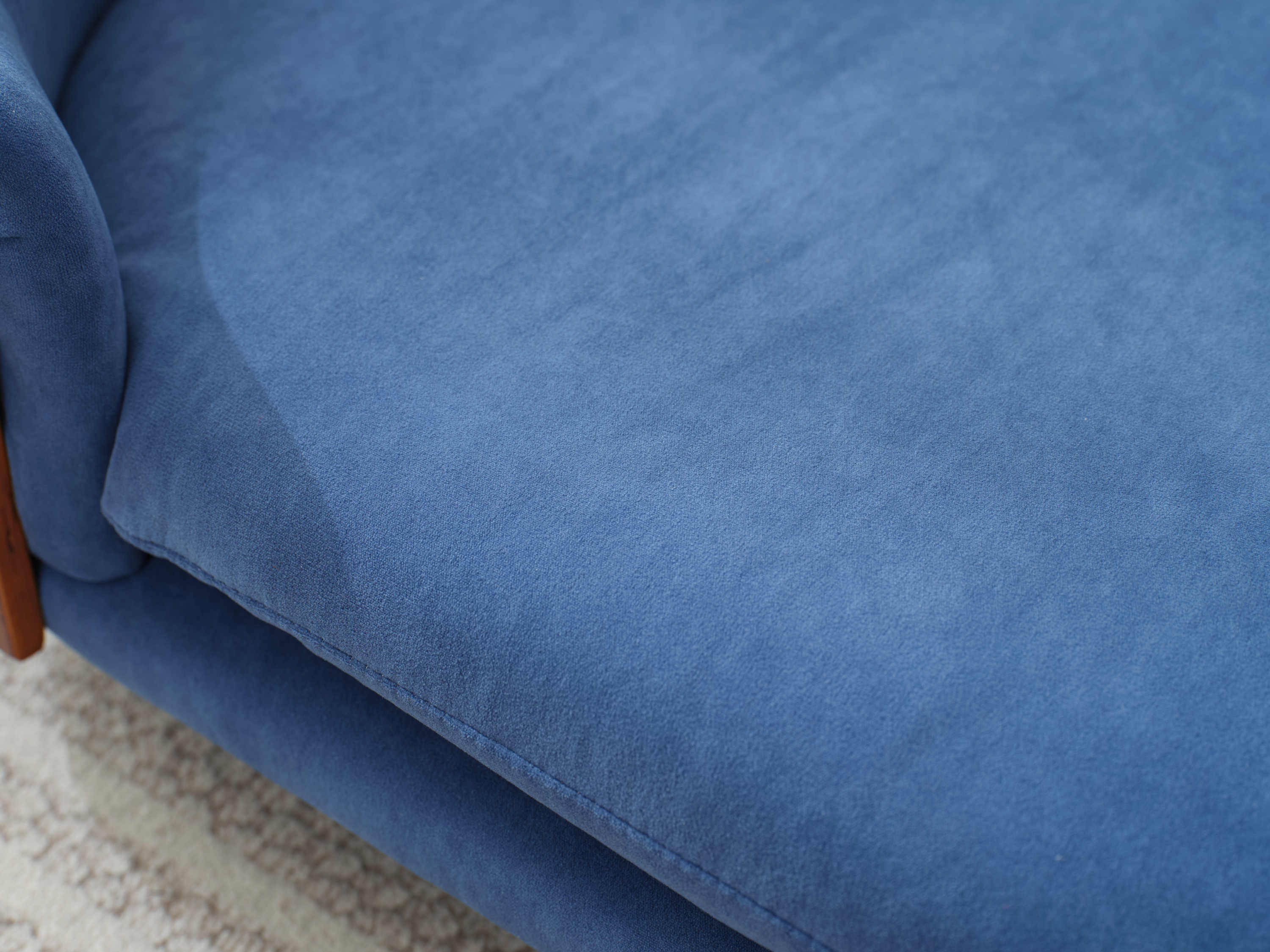 Scandinavian Style Elevated Dog Bed Mid Size Dark Blue Velvet