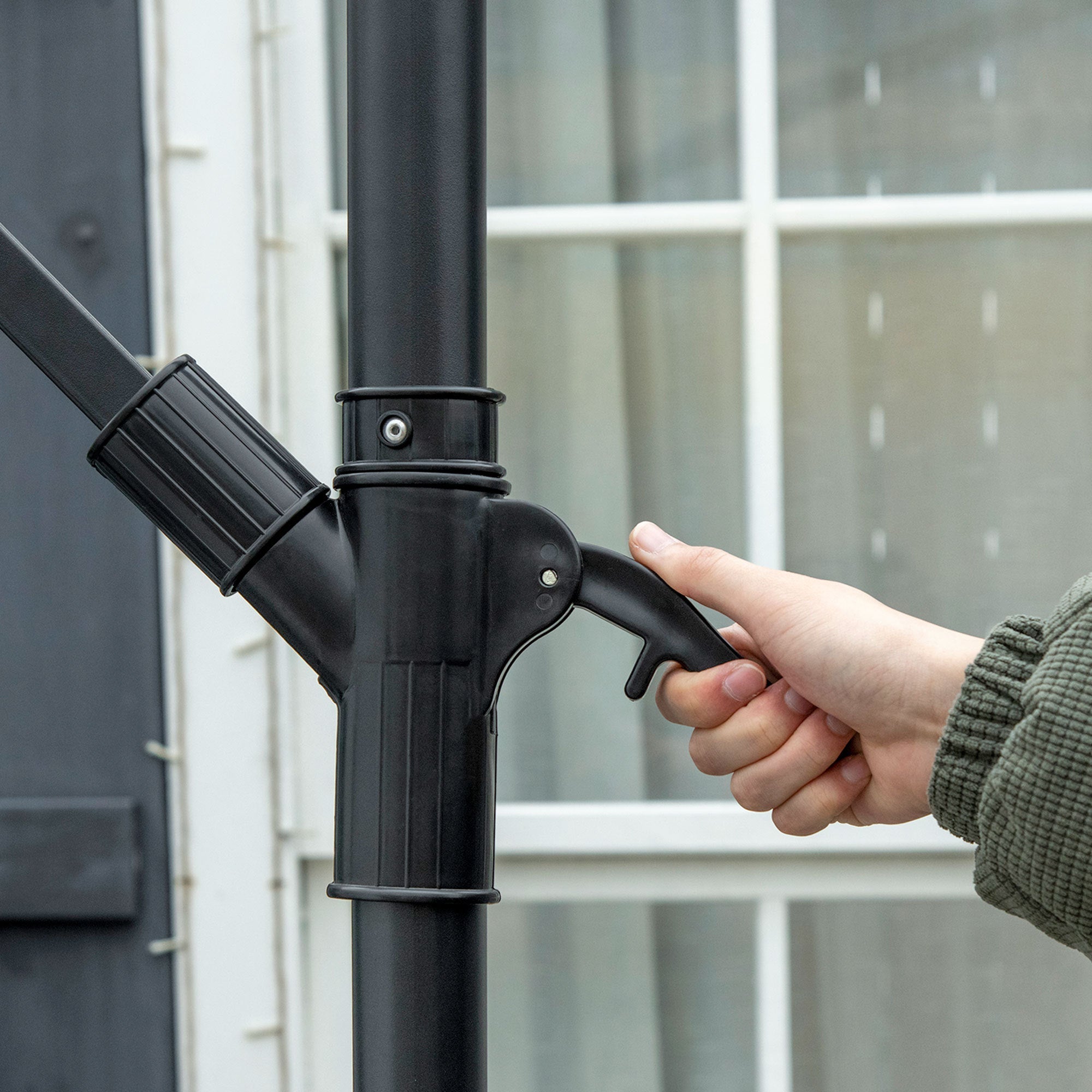 Outsunny 10FT Cantilever Umbrella with Crank and Cross Base