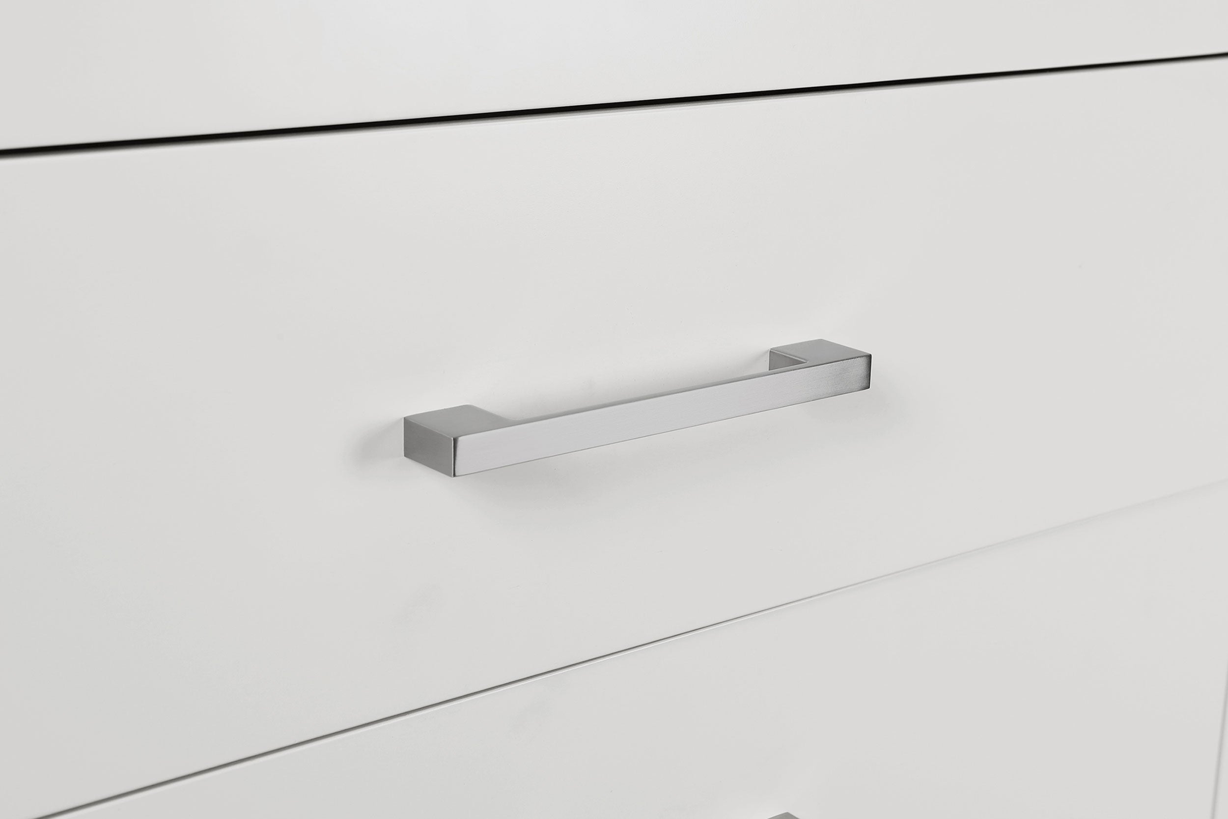 Jessica 5-drawer Bedroom Chest Snow White-CoasterEssence