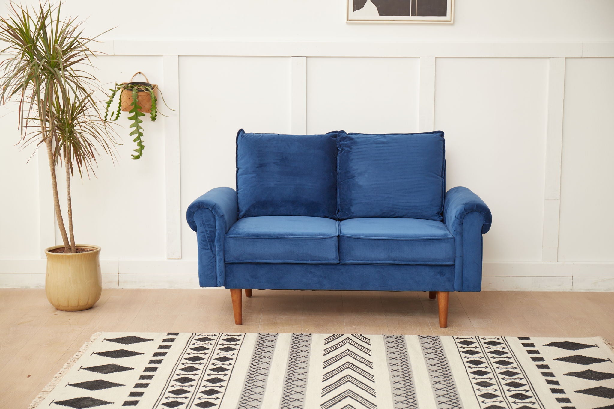 Graceful Design Plush Comfort Loveseat
