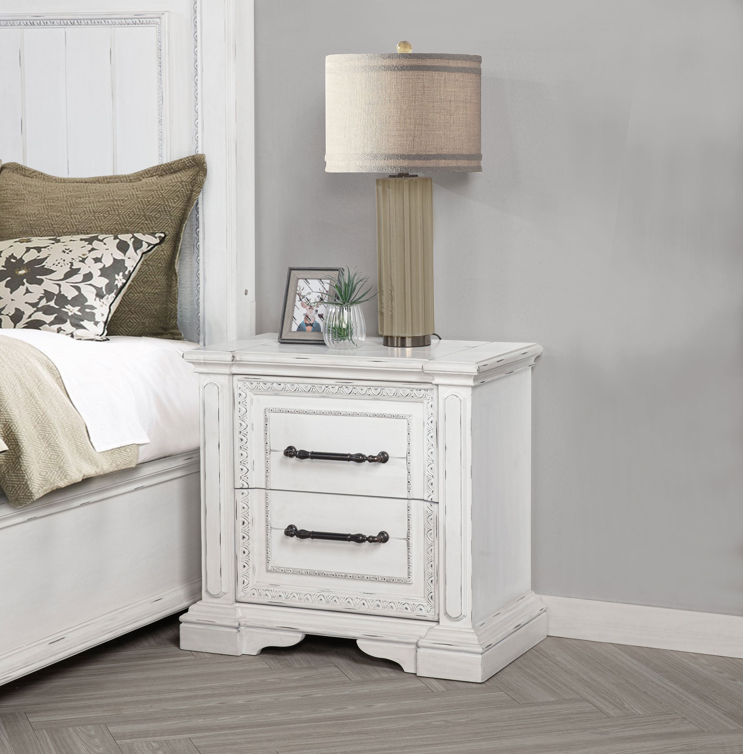 McKinney 2-drawer Nightstand with Dual USB Vintage White-