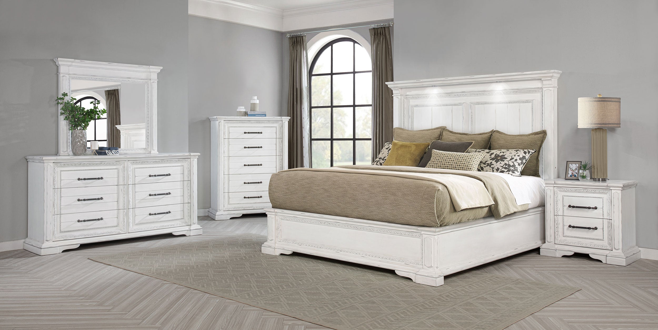 McKinney 5-drawer Bedroom Chest of Drawers Vintage White-