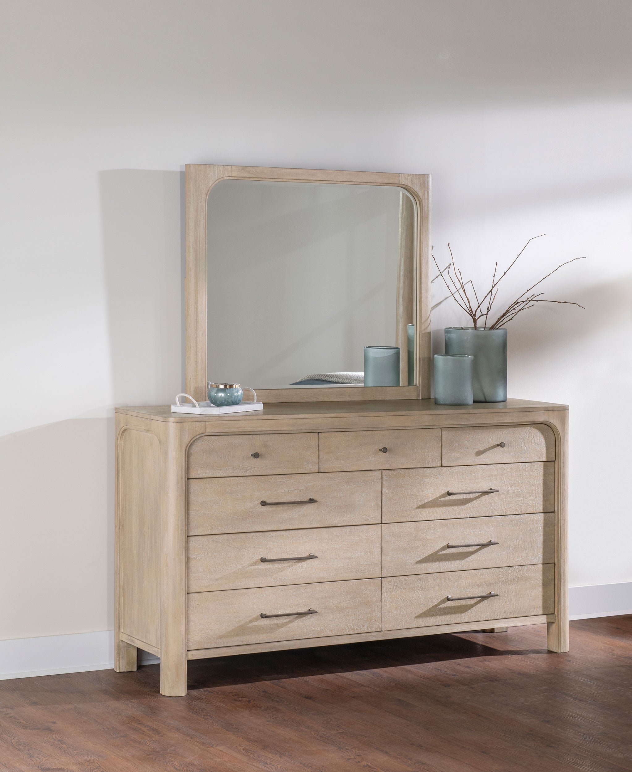 Solano 9-drawer Bedroom Dresser with Mirror Weathered Mango-