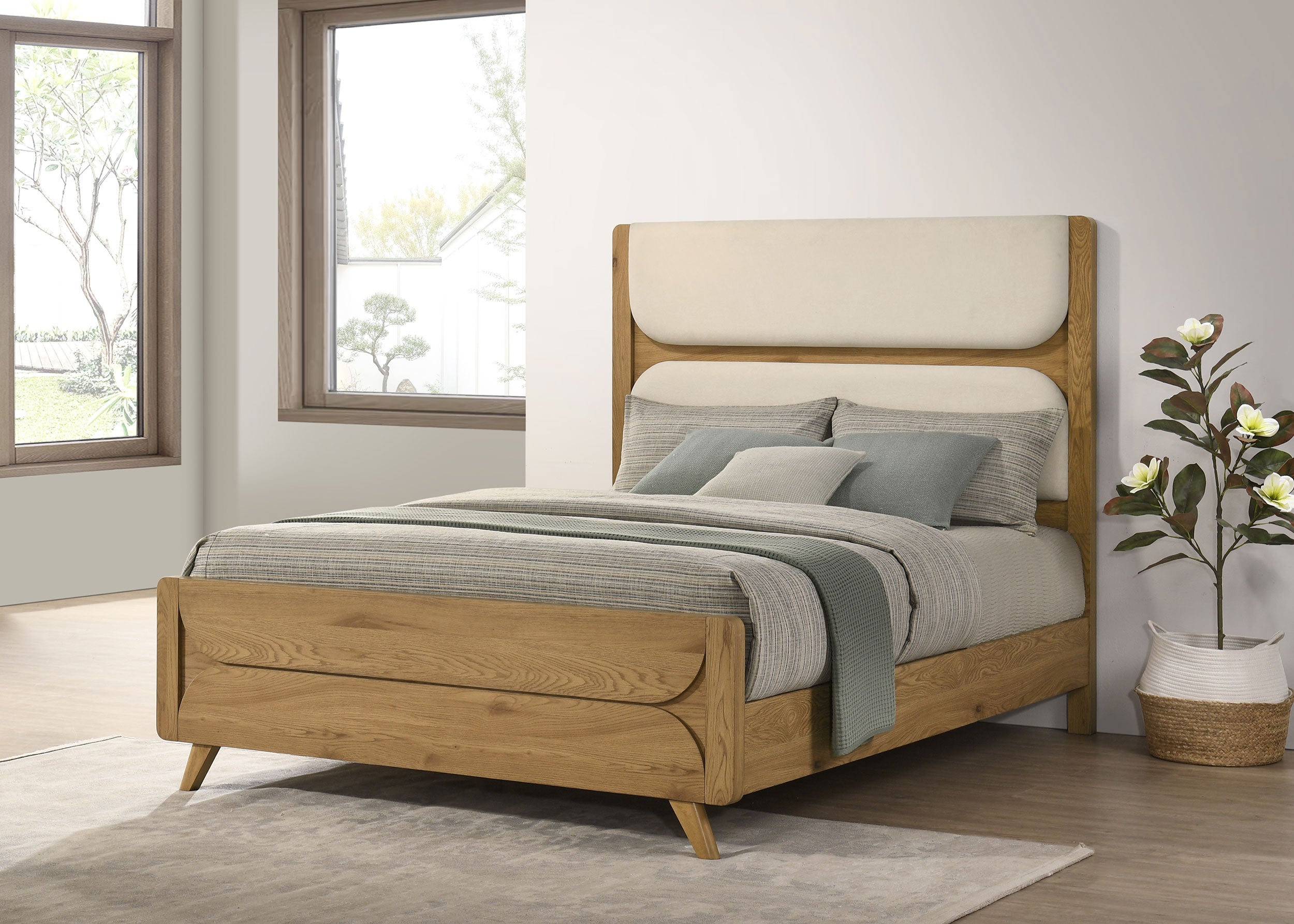 Bennett 62-inch Queen Upholstered Panel Bed Cream and Light Oak-