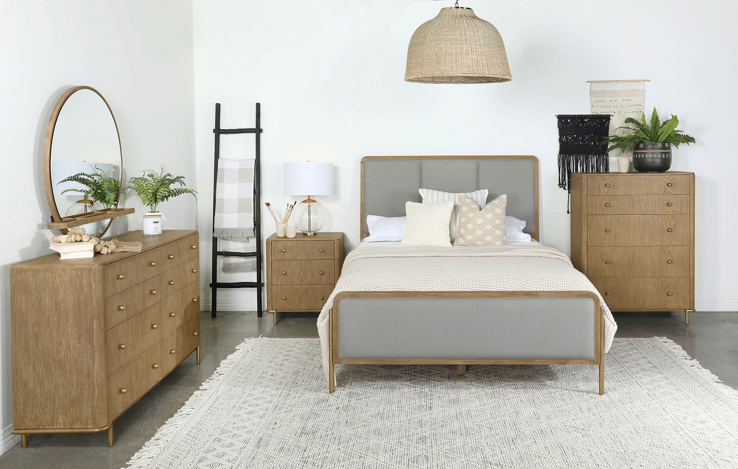 Arini 3-drawer Nightstand Sand Wash-CoasterElevations