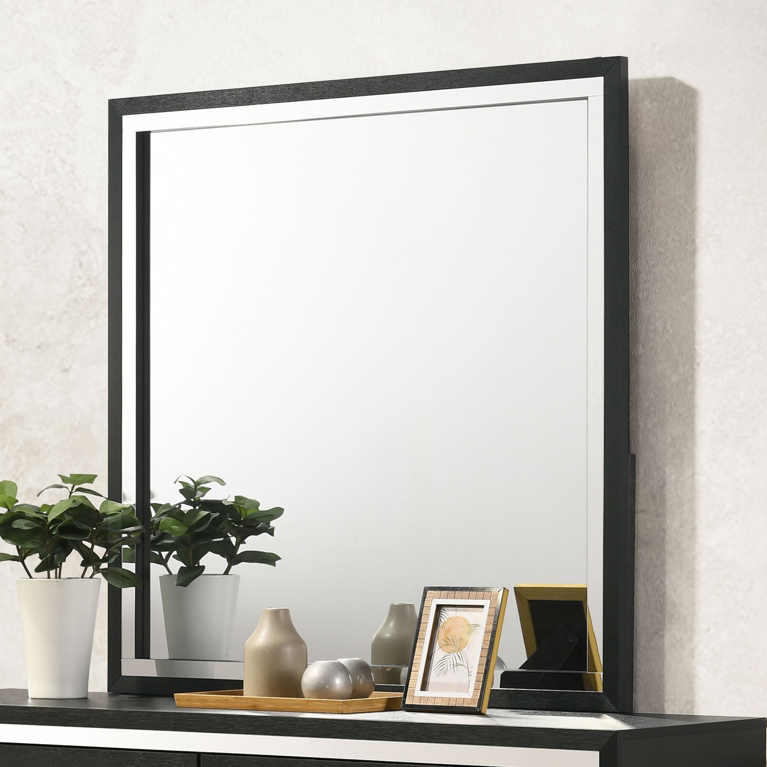 Lucia Dresser Mirror Black-