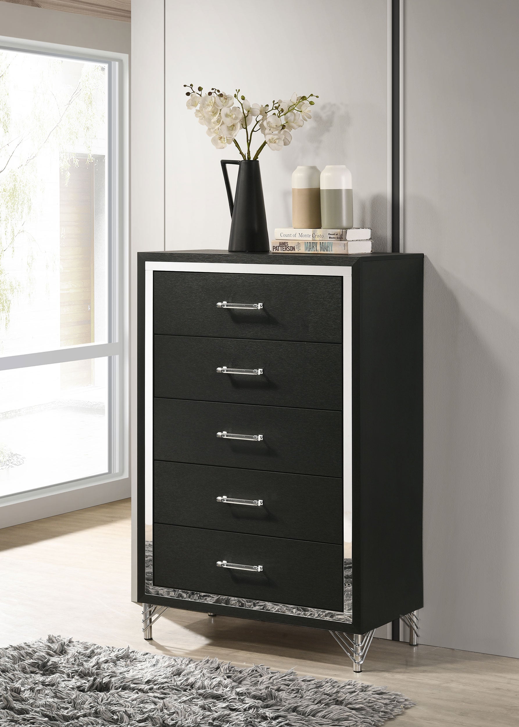 Lucia 5-drawer Bedroom Chest of Drawers Black-