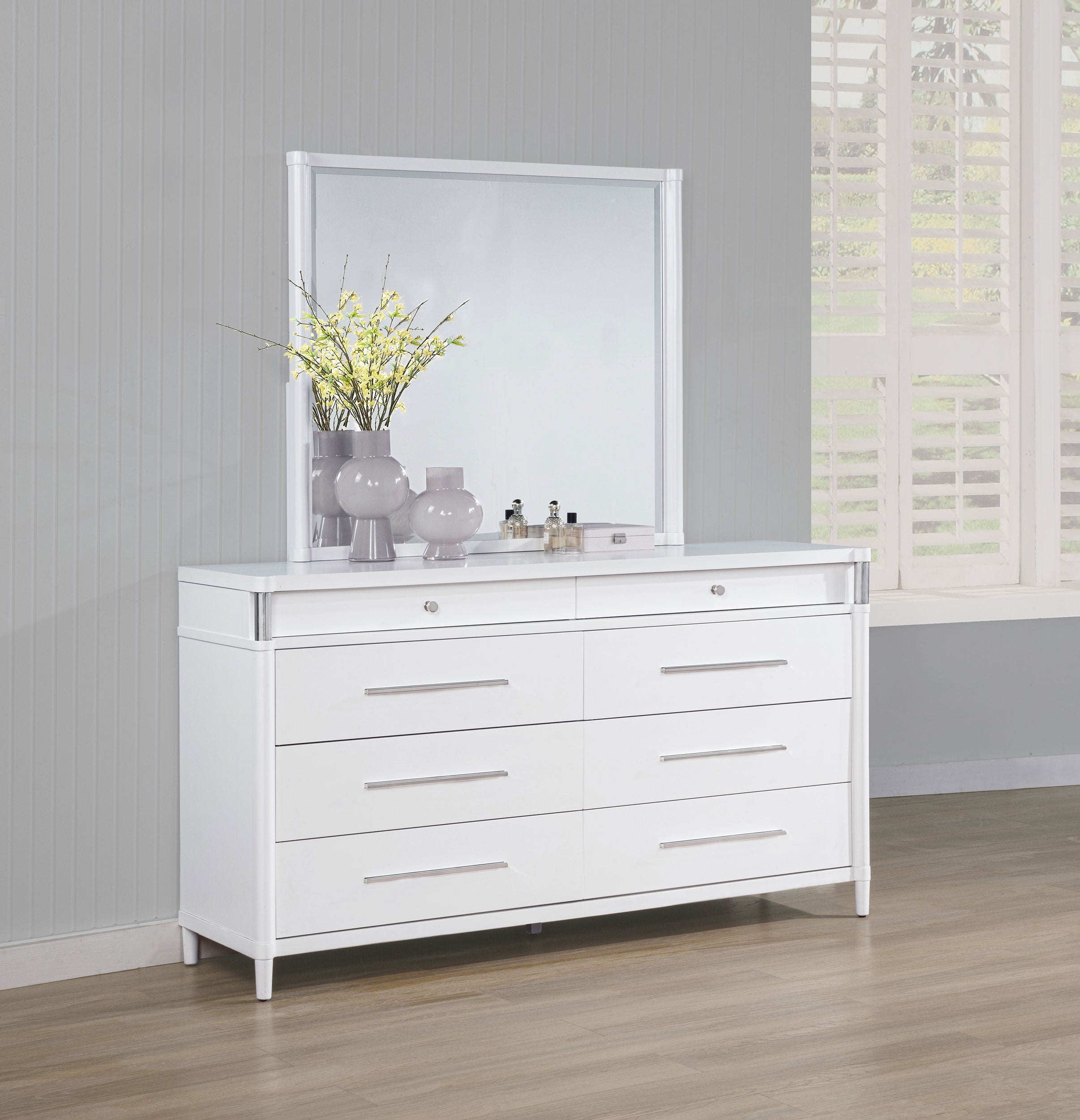 Gracemont 8-drawer Bedroom Dresser with Mirror White-