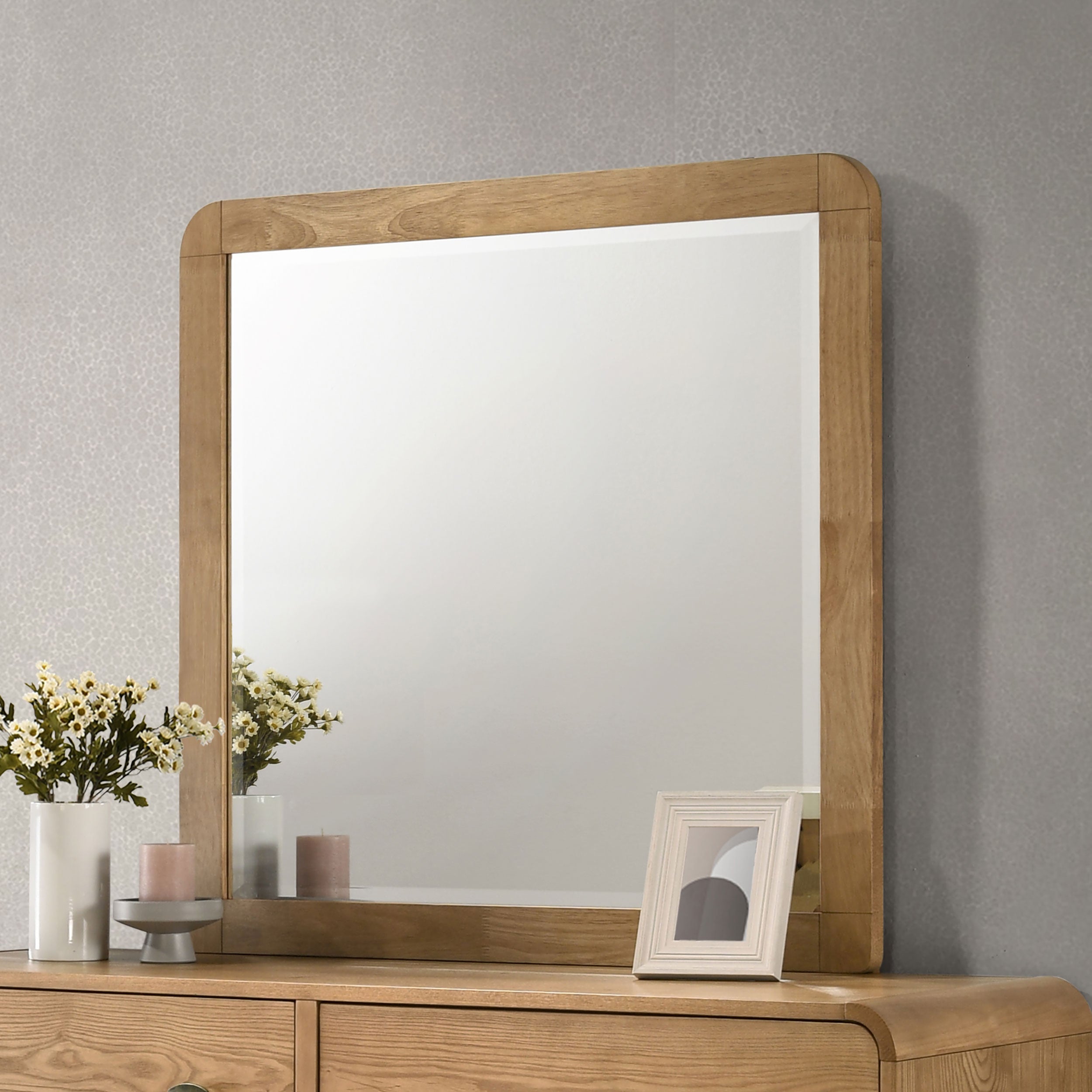 Robyn Dresser Mirror Light Ash-