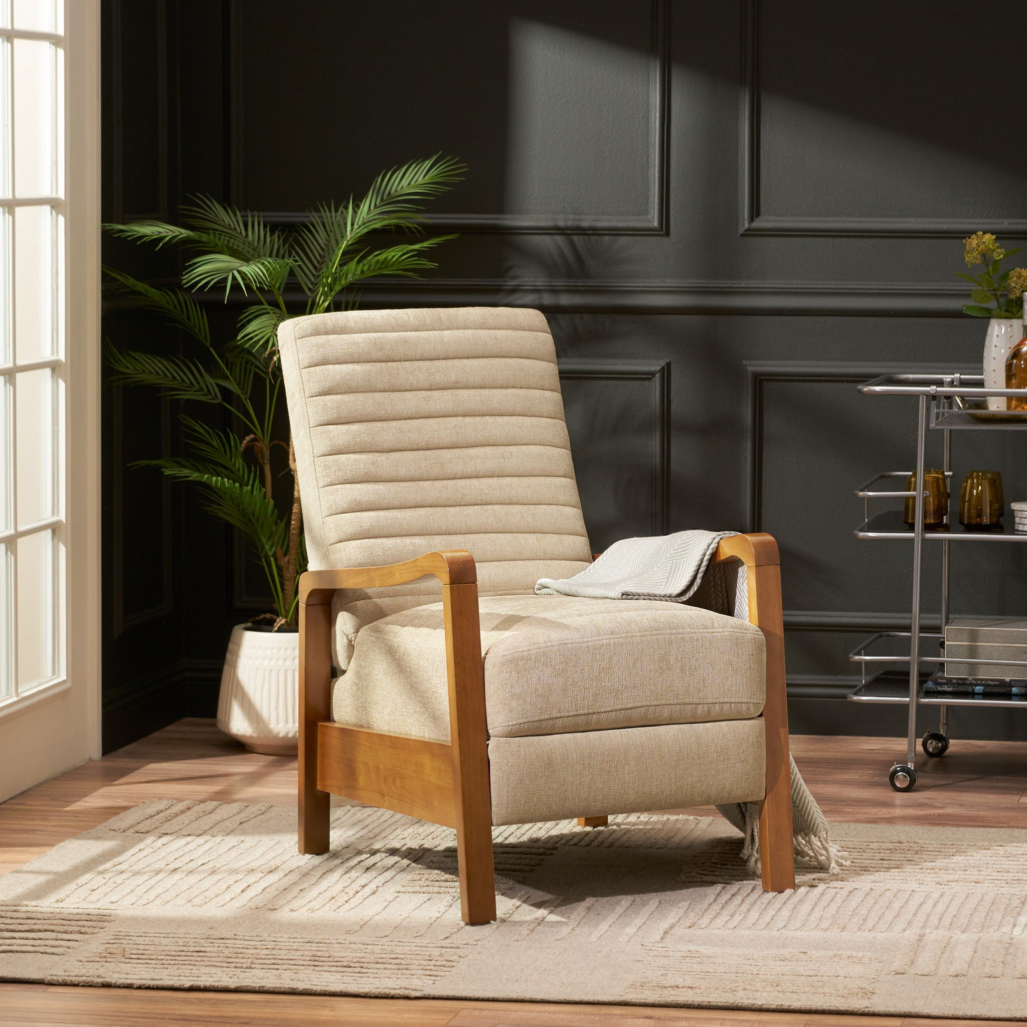 Contemporary Manual Club Recliner