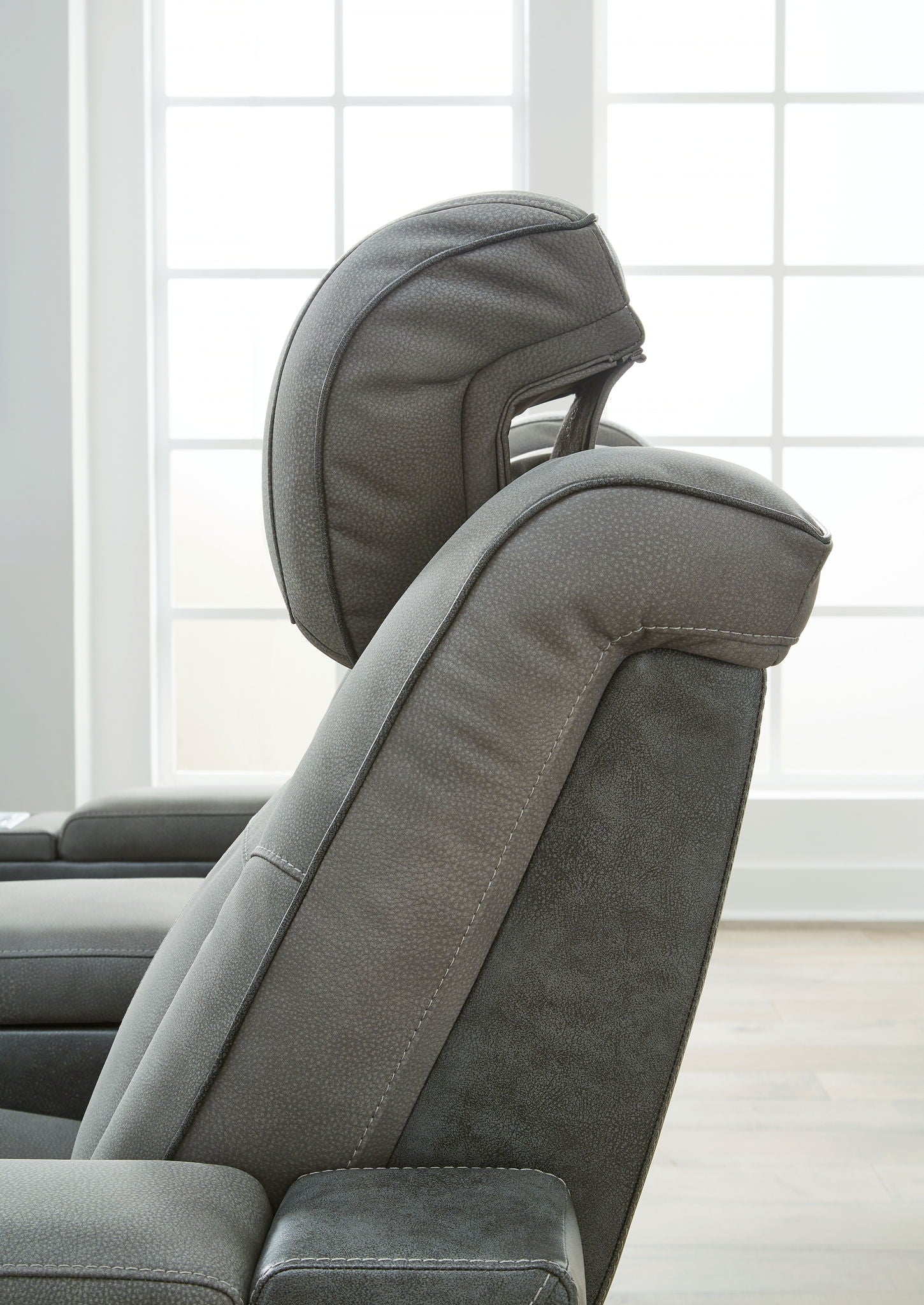 Next-Gen Durapella - Pwr Recliner/Adj Headrest