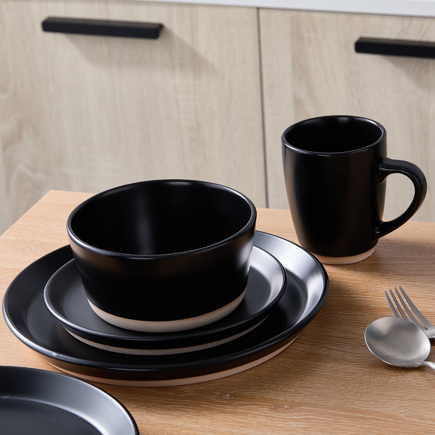 Jules Stoneware Dinnerware Set - Black