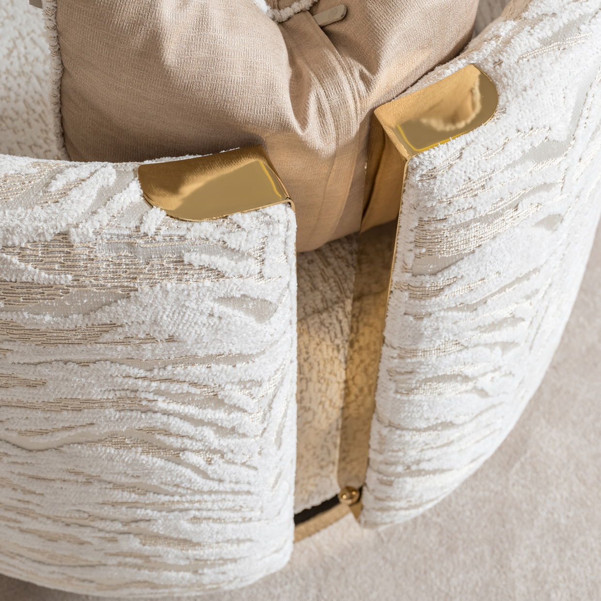 Savannah Breeze - Swivel Chair - Cashmere / Bright Gold - Best Buy Furniture