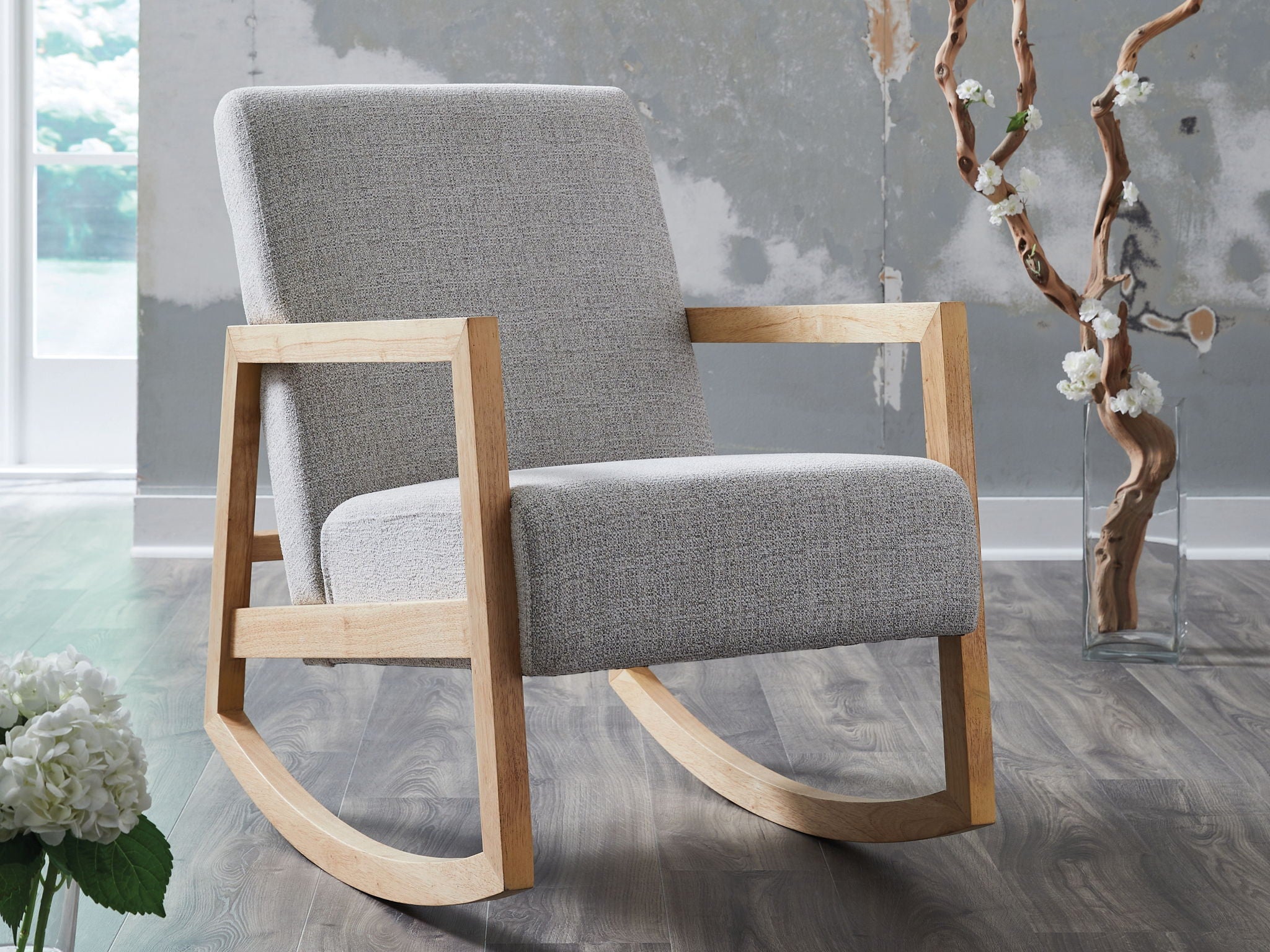 Wychworth - Gray / Natural - Accent Chair