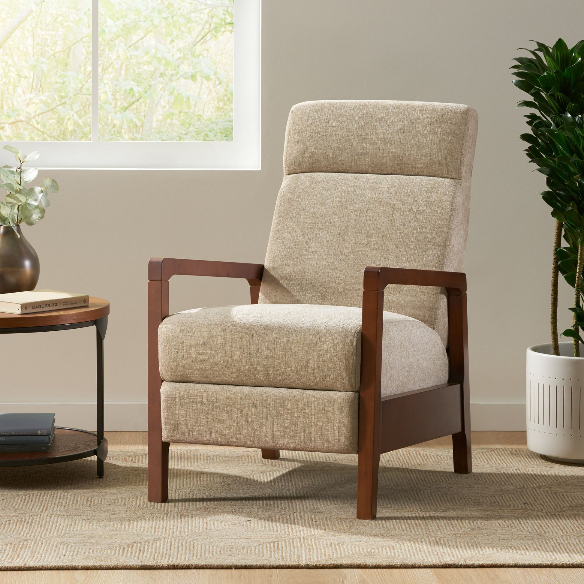 Contemporary Wide Hand Manual Club Recliner - Best Buy Furniture