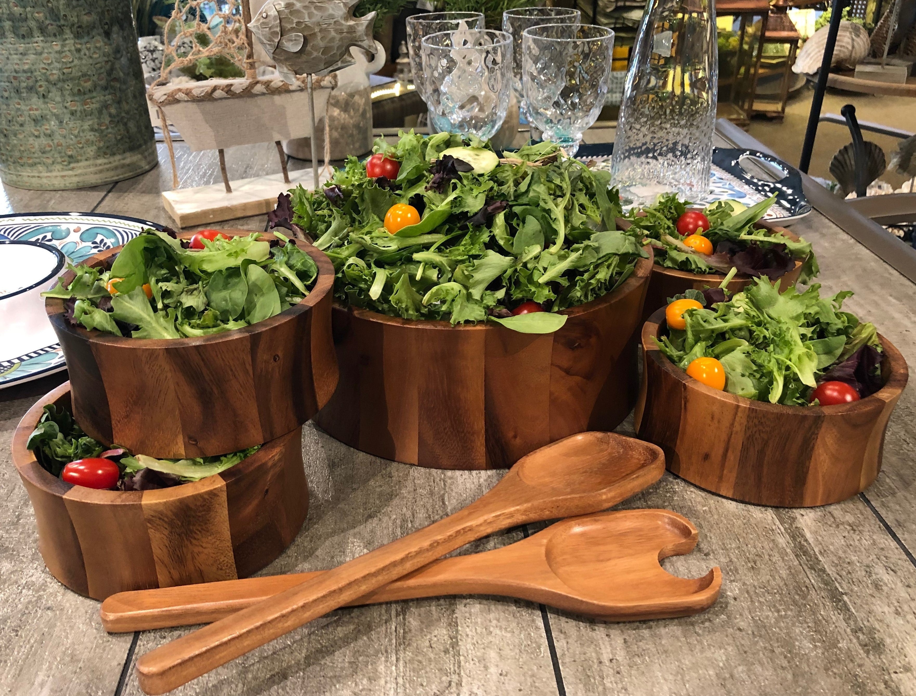 Extra Large Salad Bowl with Servers and 4 Individuals