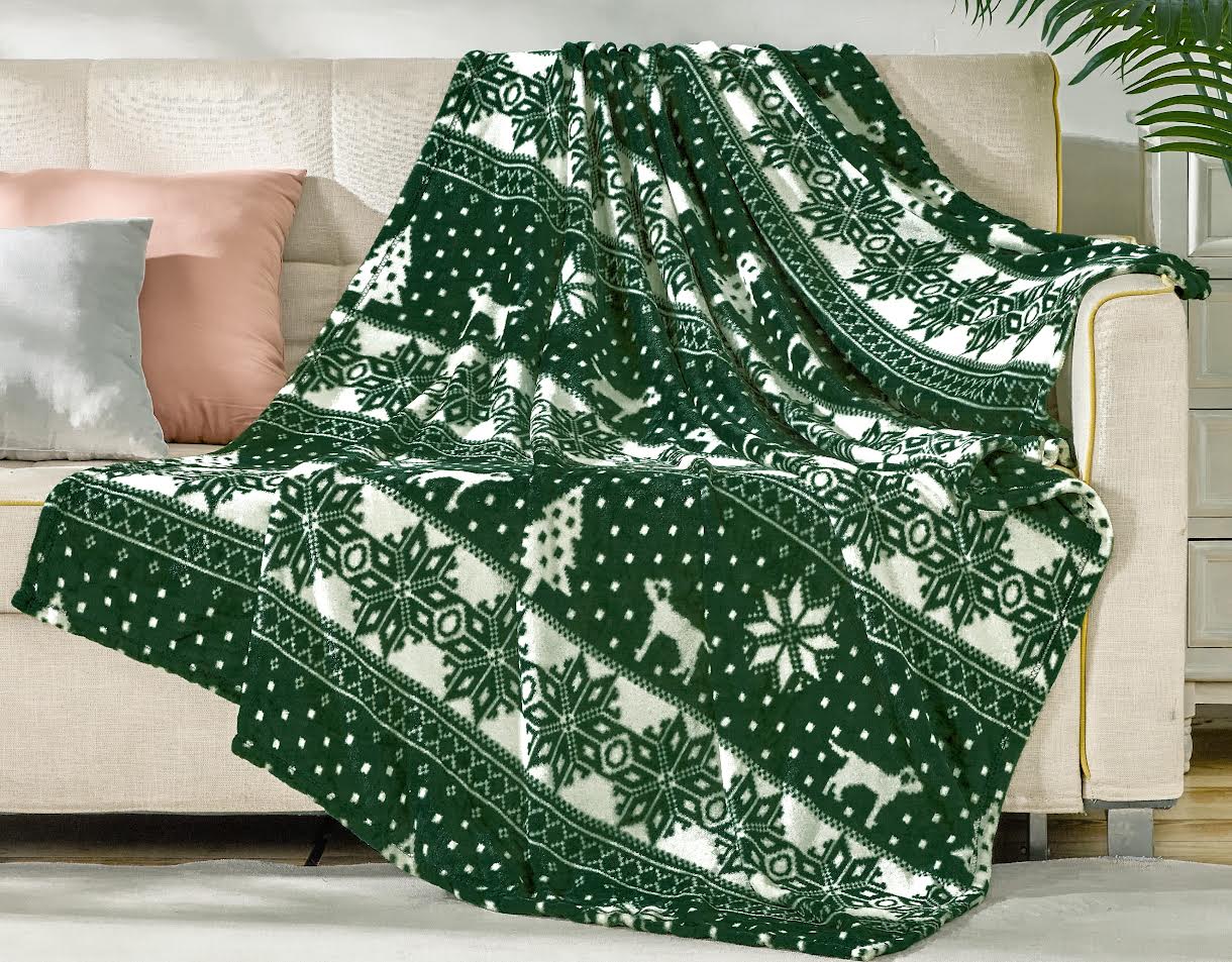 Winter Wonderland 50" x 70" Throw Blanket – Ultra-Soft Cozy Fleece Decorative Blanket for Home & Holidays - Best Buy Furniture