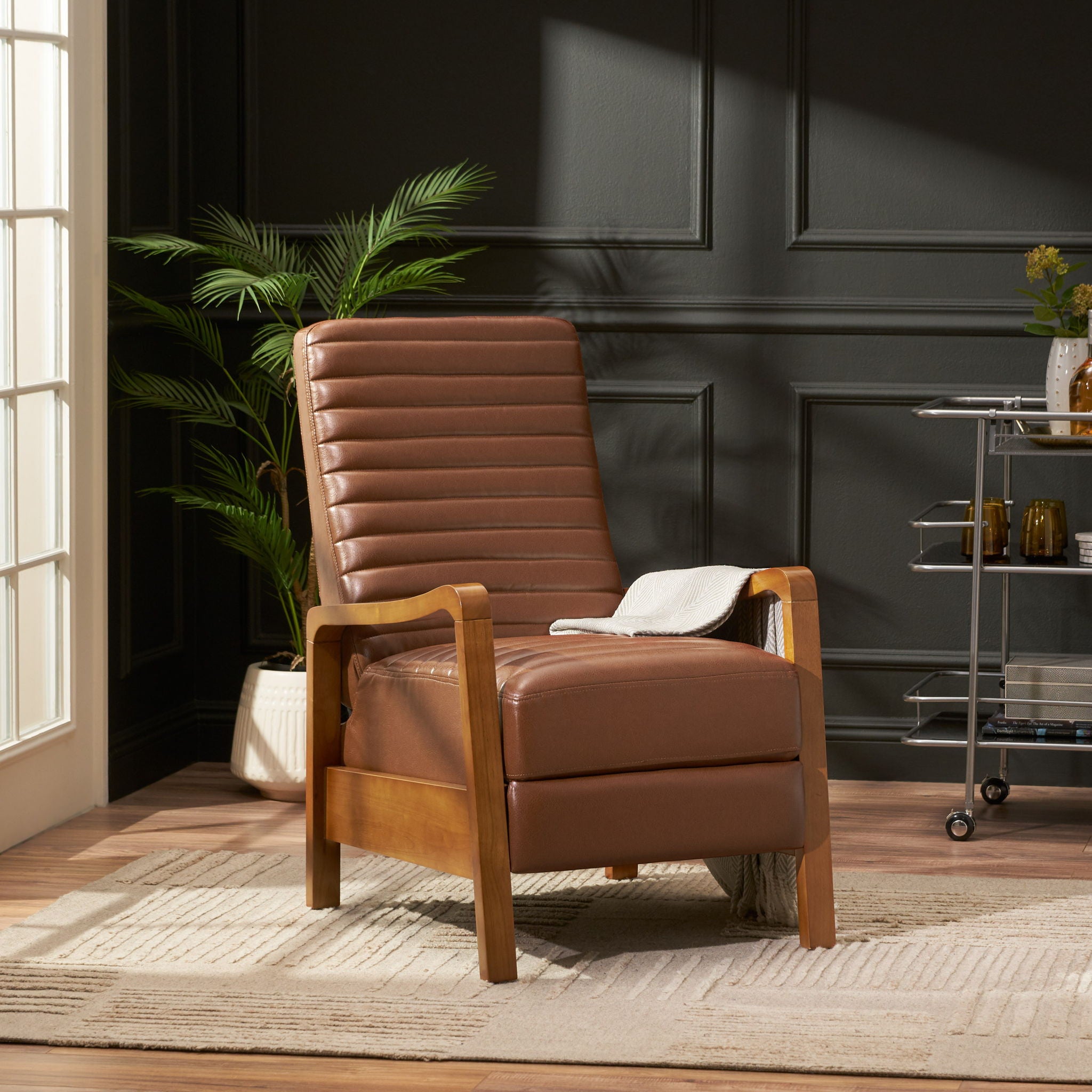 Contemporary Manual Club Recliner
