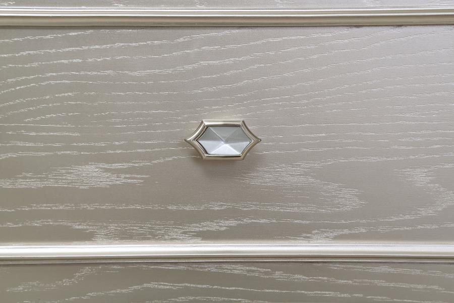 Evangeline - 9-Drawer Dresser