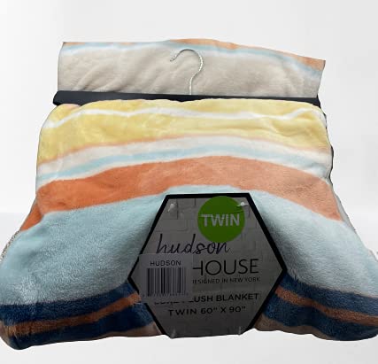 Oversized Luxe Plush Throw Blanket (50" x 70") - Best Buy Furniture