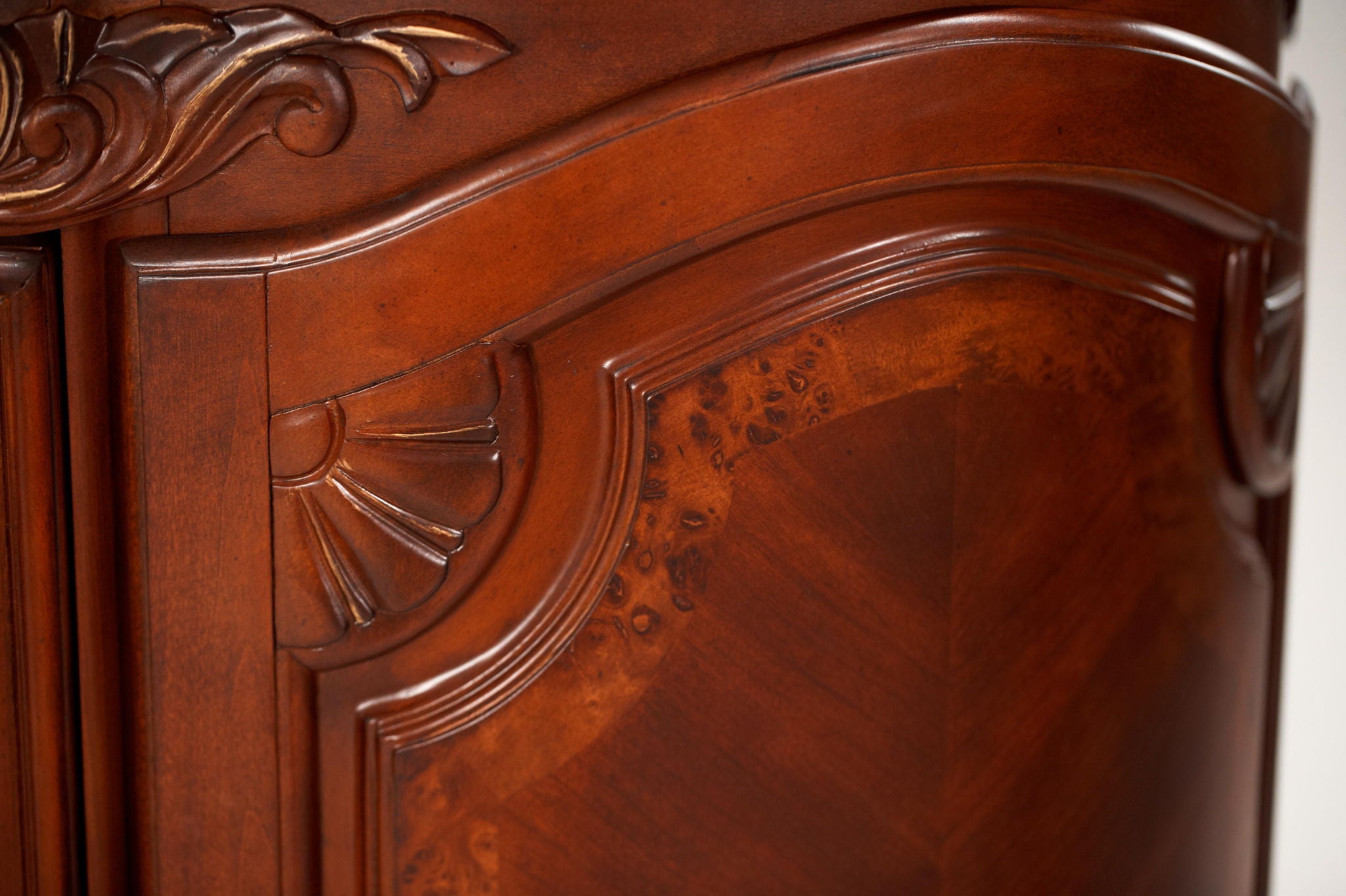 Cortina - Dresser - Honey Walnut