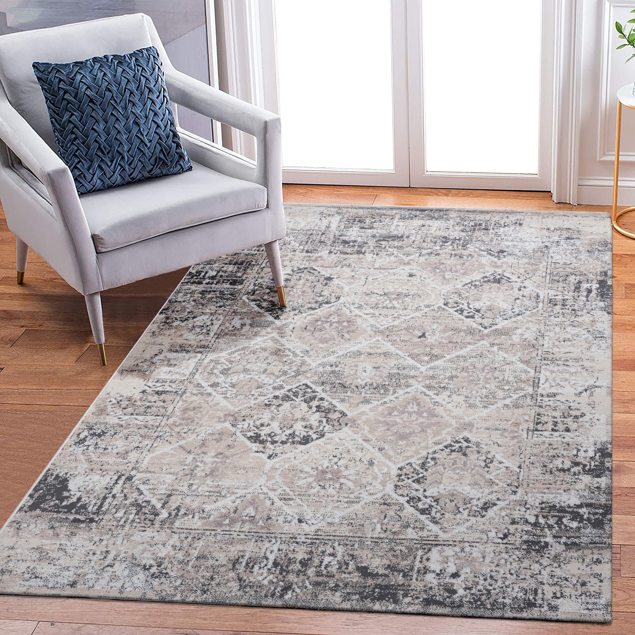 Payas - 6' X 9' Traditional Area Rug - Cream / Anthracite