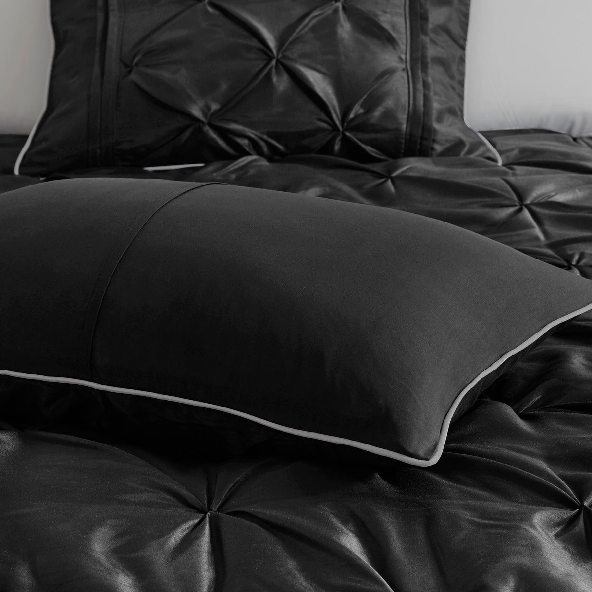 7 Piece Tufted Comforter Set Black King