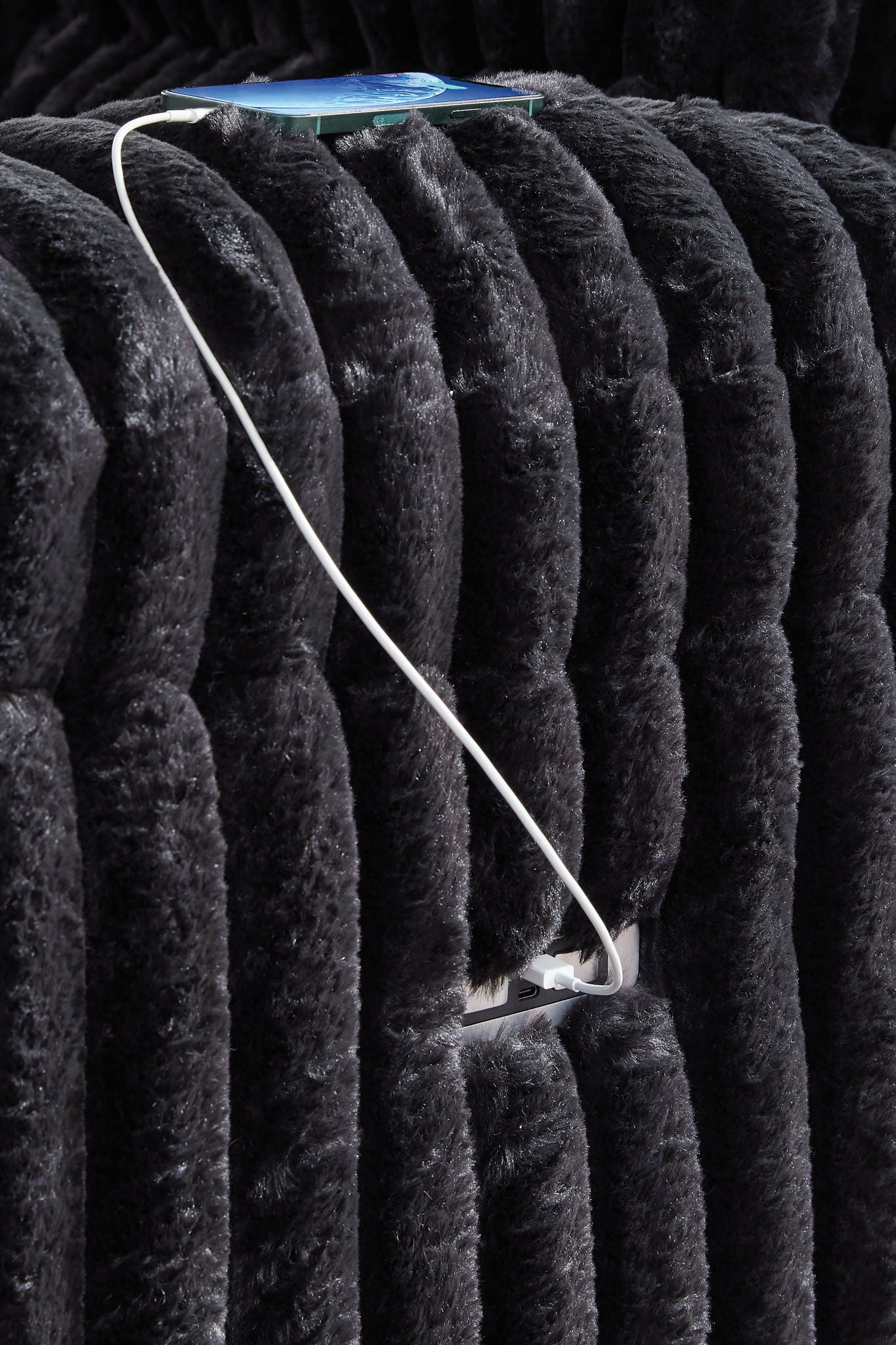 Rhine Falls - Double Reclining Power Loveseat With Console - Onyx - Best Buy Furniture