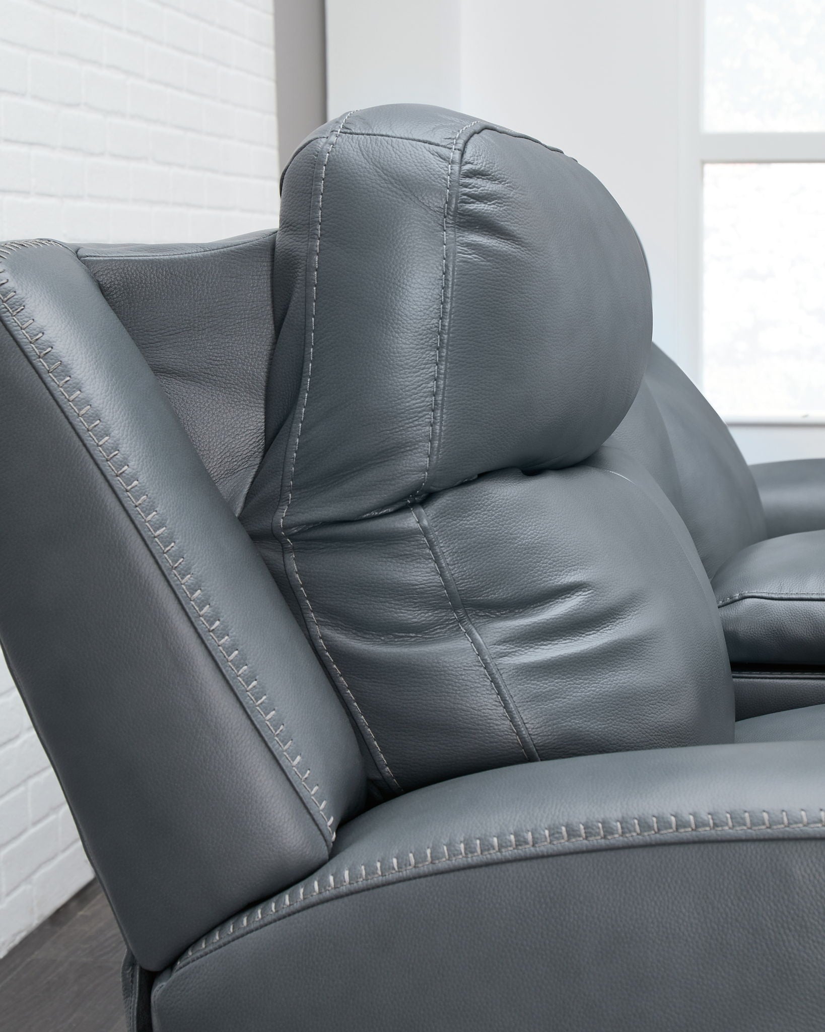 Mindanao - Pwr Recliner/Adj Headrest - Best Buy Furniture
