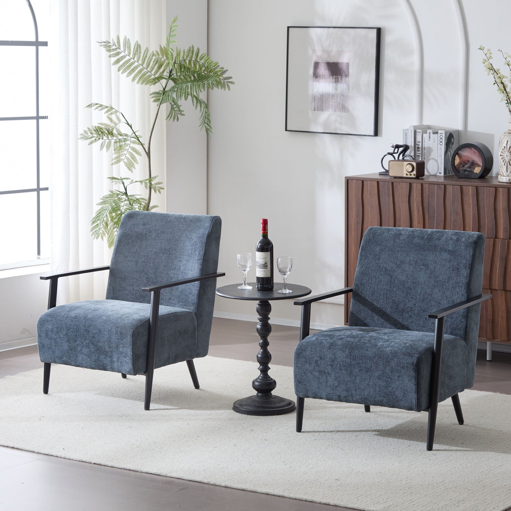 Modern Lounge Chair With Polyester Upholstery