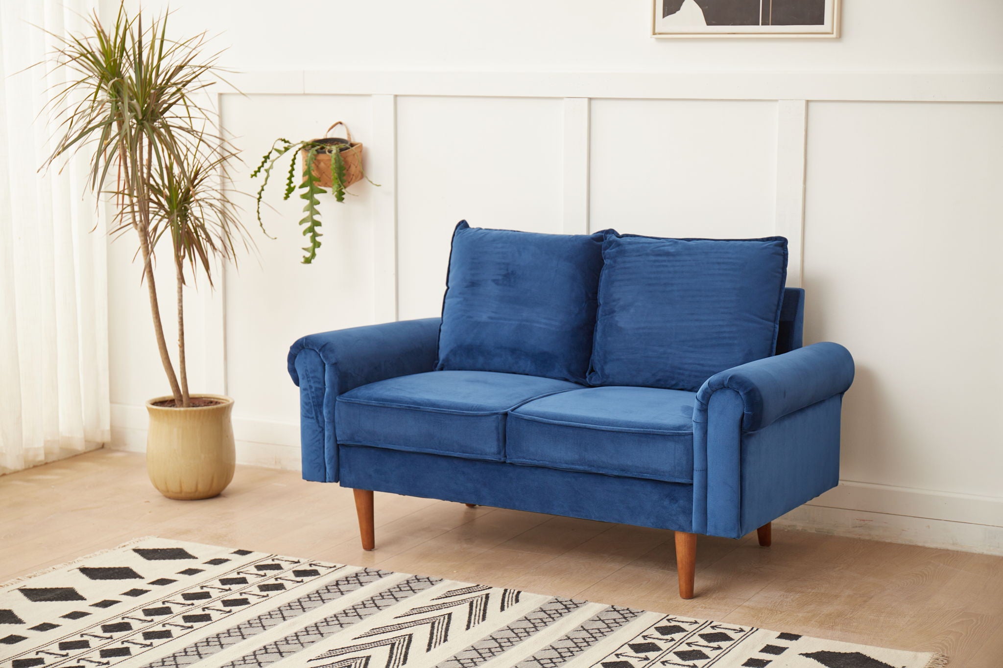 Graceful Design Plush Comfort Loveseat