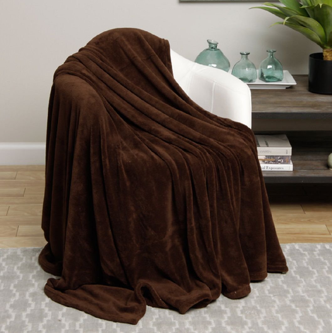 Decor&More Simply Lush Solid Microplush Blanket - Best Buy Furniture