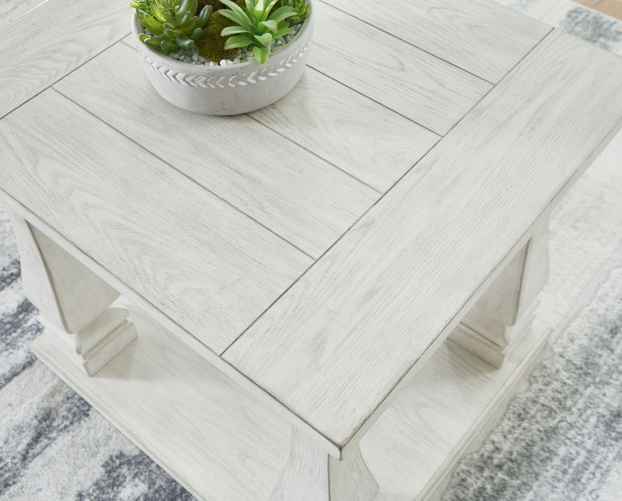 Arlendyne - Rectangular End Table - Antique White