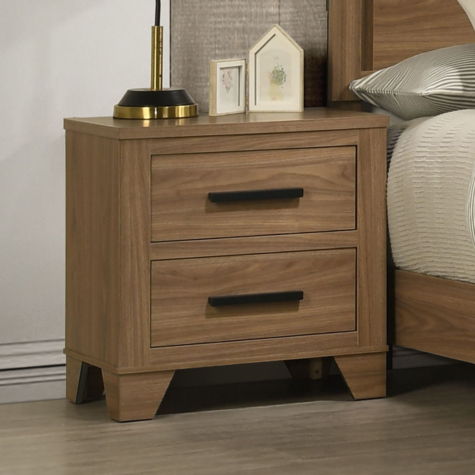 Walnut Chestnut 3pc Twin Size Bedroom Set with Nightstands