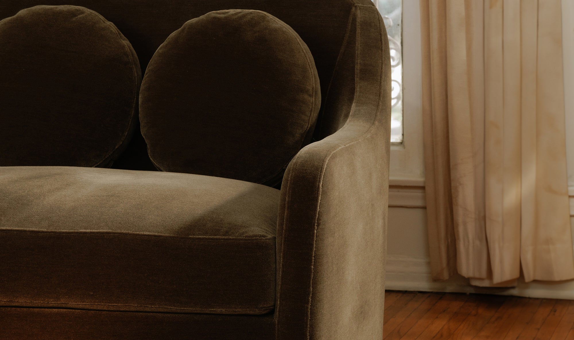 Rialto Sofa Gillian Segal - Moes Home