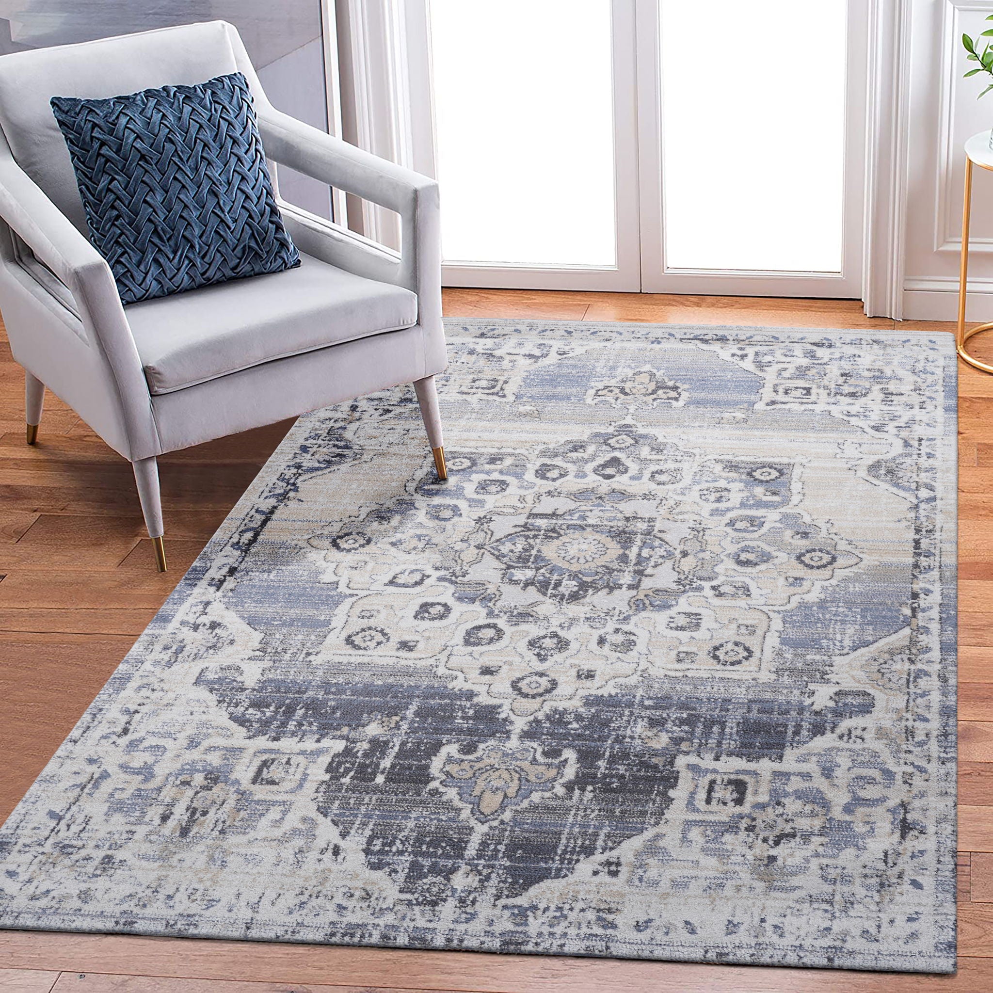 Payas - 8' X 10' Medallion Area Rug - Cream / Blue