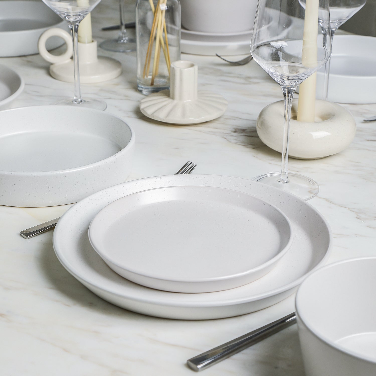 Albie Stoneware Dinnerware Set - White