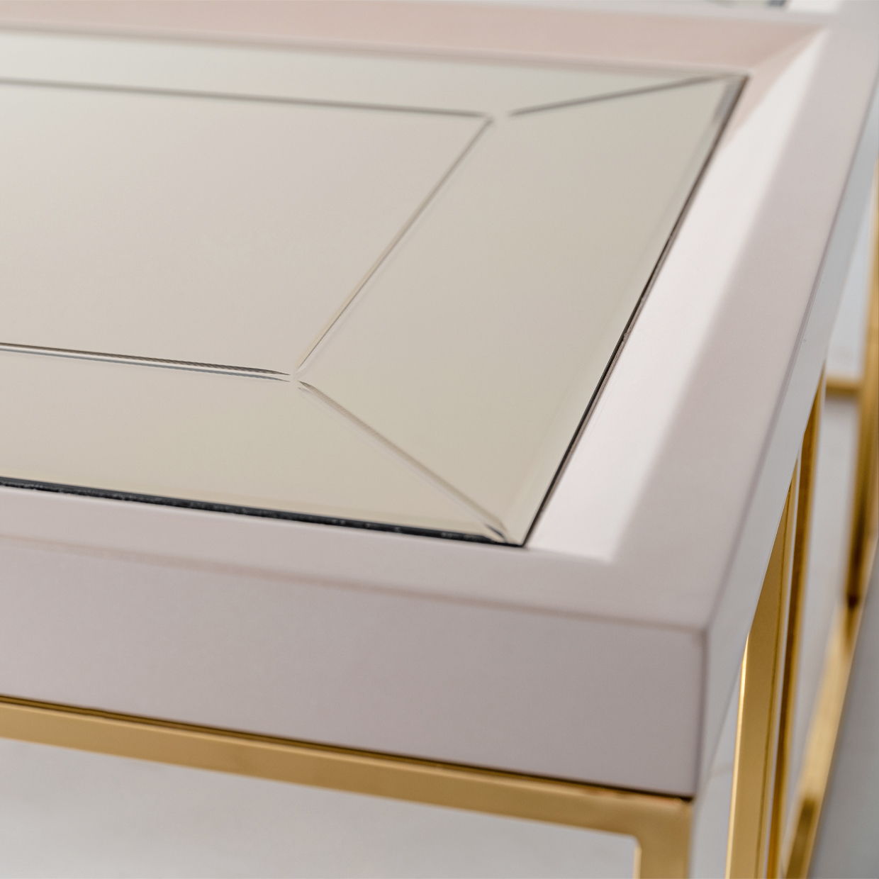 Carmela - Cocktail Table