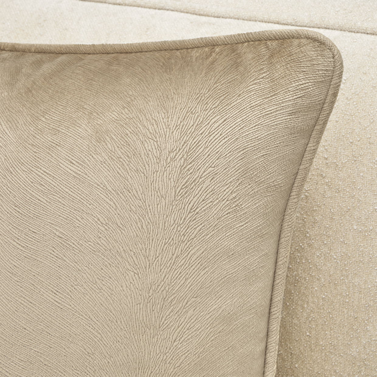 La Marisia - Chenille Loveseat - Tranquil / Creamy Pearl