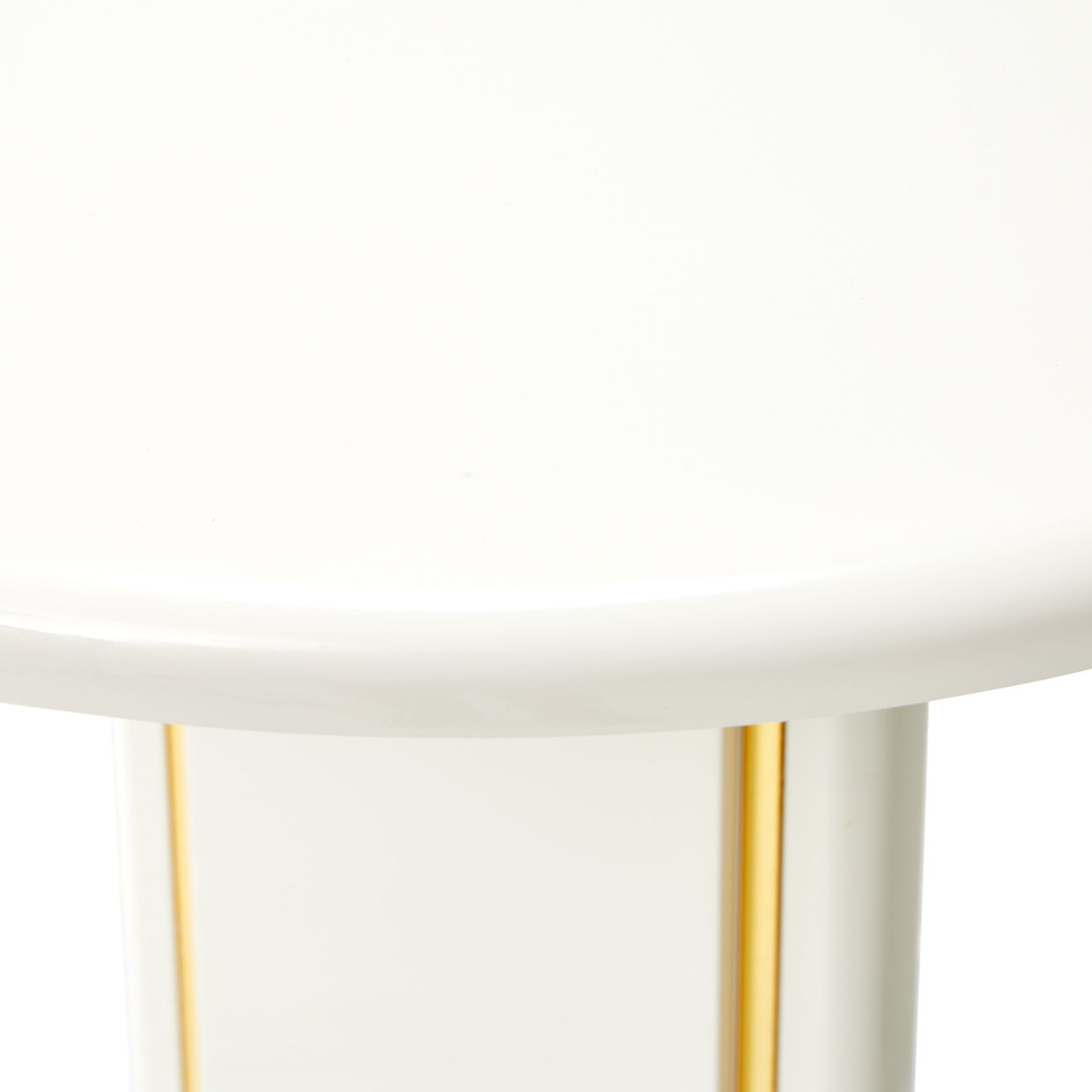 Sassani - Table