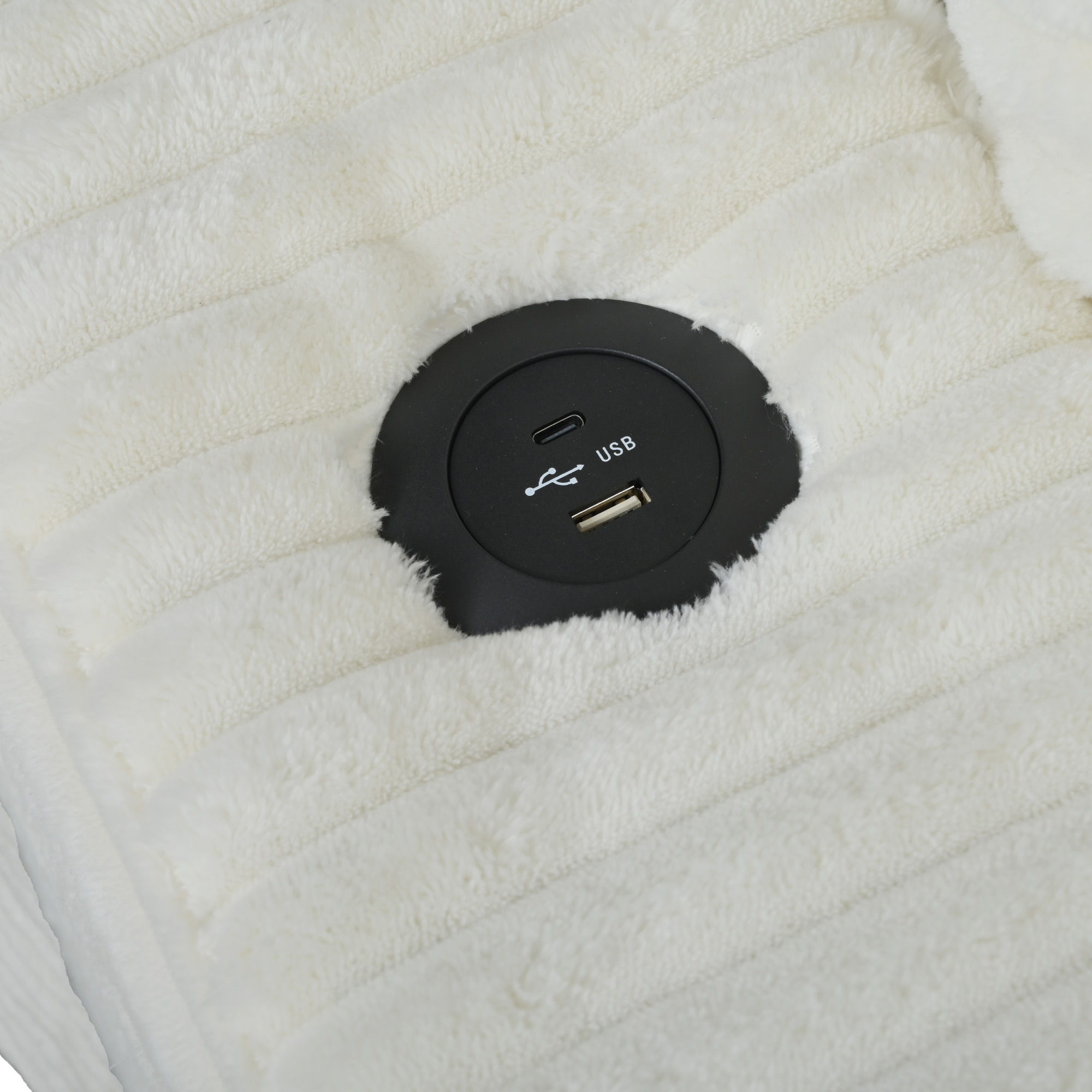Oversized Loveseat Chaise With 2 USB Ports, 2 Cup Holders And 2 Throw Pillows