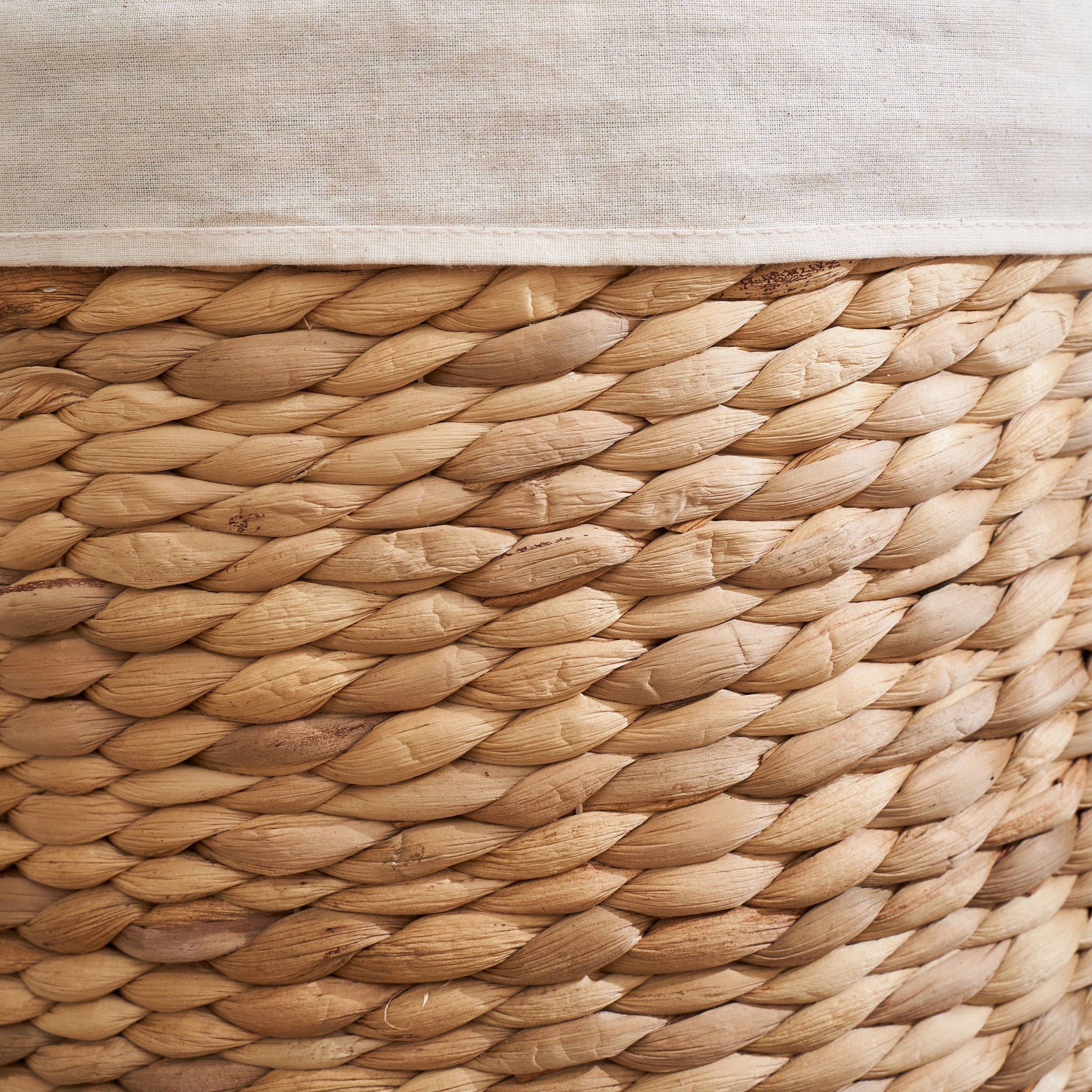 Ludmilla Round Tall Water Hyacinth Woven Wicker Laundry Hamper With Lid - For Clothes, Canvas, Toys And Book Storage With Removable Liner - 18" X 18" X 23" - Natural Brown