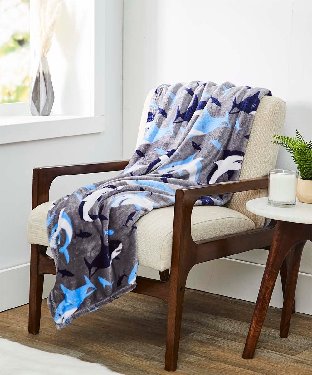 Decor&More American Pride Collection Microplush Throw Blanket (50" x 60") - Best Buy Furniture