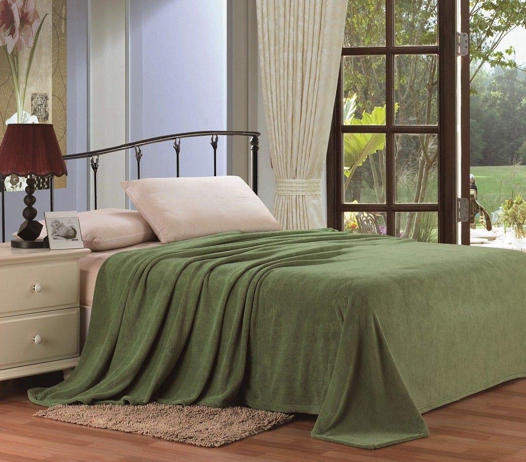 Decor&More Home Essentials Solid Microplush Blanket - Best Buy Furniture